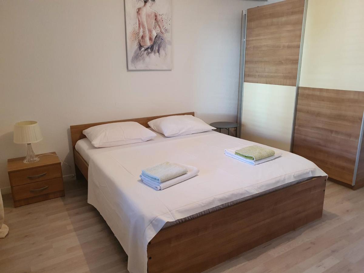 Apartman Luka Lejlighed Sinj Eksteriør billede